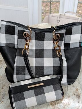 Black & White Buffalo Check Tote with Wallet